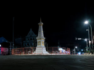 Tugu Yogyakarta kala malam hari (Dok. Alinea/Raka Sentanu).