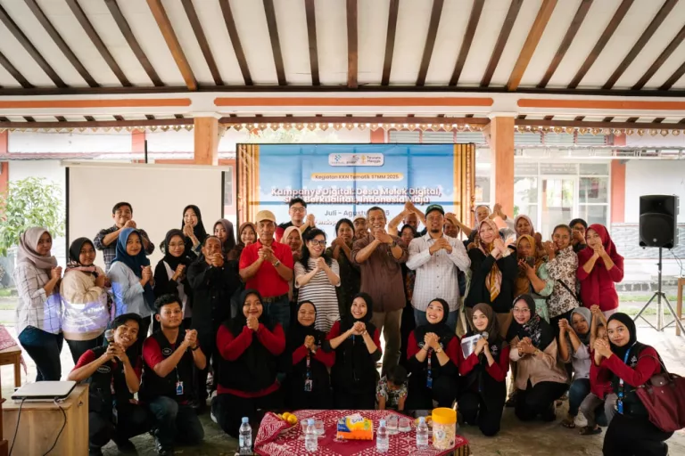Kampanye Digital KKN Tematik STMM di Desa Manggis (Kontributor/Alinea.mmmtc)