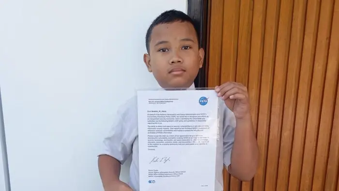 Ibrahim Al Abrar seorang siswa Sd kelas 6 asal boyolali yang temukan celah situs NASA (Foto: Arsip Ibrahim Al Abrar via Detikcom)