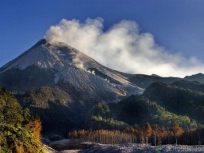 Lereng-Gunung-Merapi-Foto-Eksotis-Jogja331ace23dfa9c14a.md
